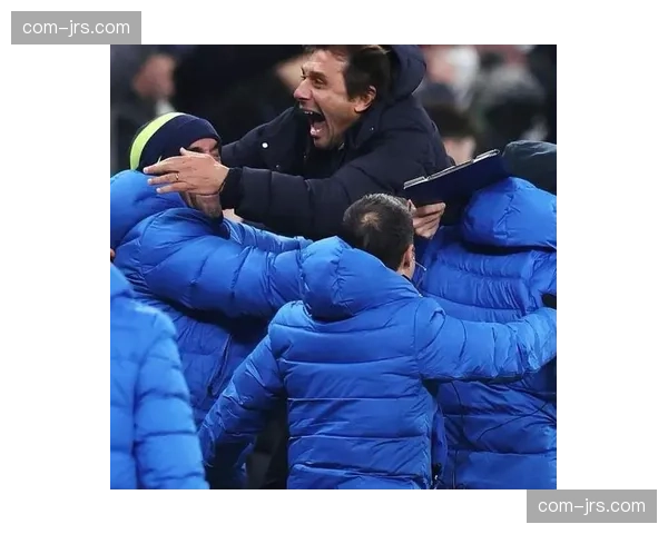 务实反击战术成为多数球队选择 面对实力相当对手放弃控球权专注防反 务实反击战术成为多数球队选择 面对实力相当对手放弃控球权专注防反